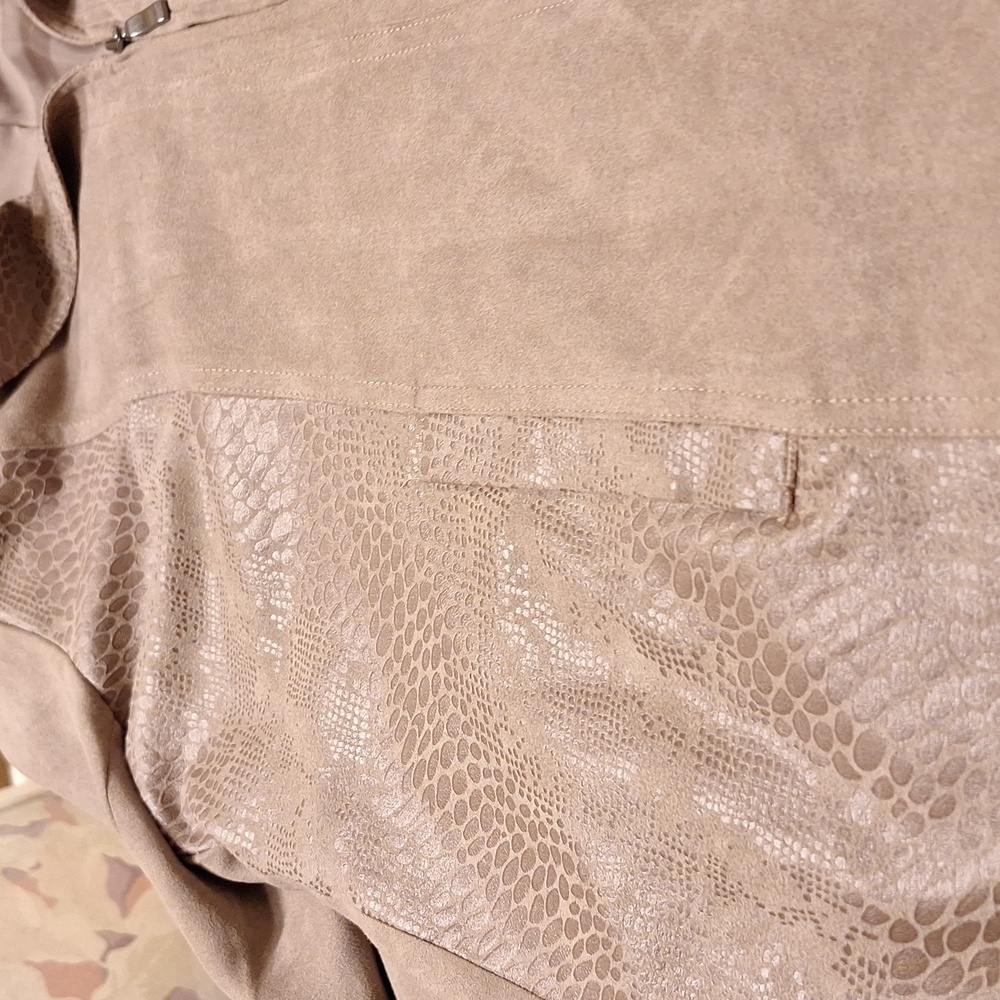 Studio Works Jacket - Picture 7 of 7
